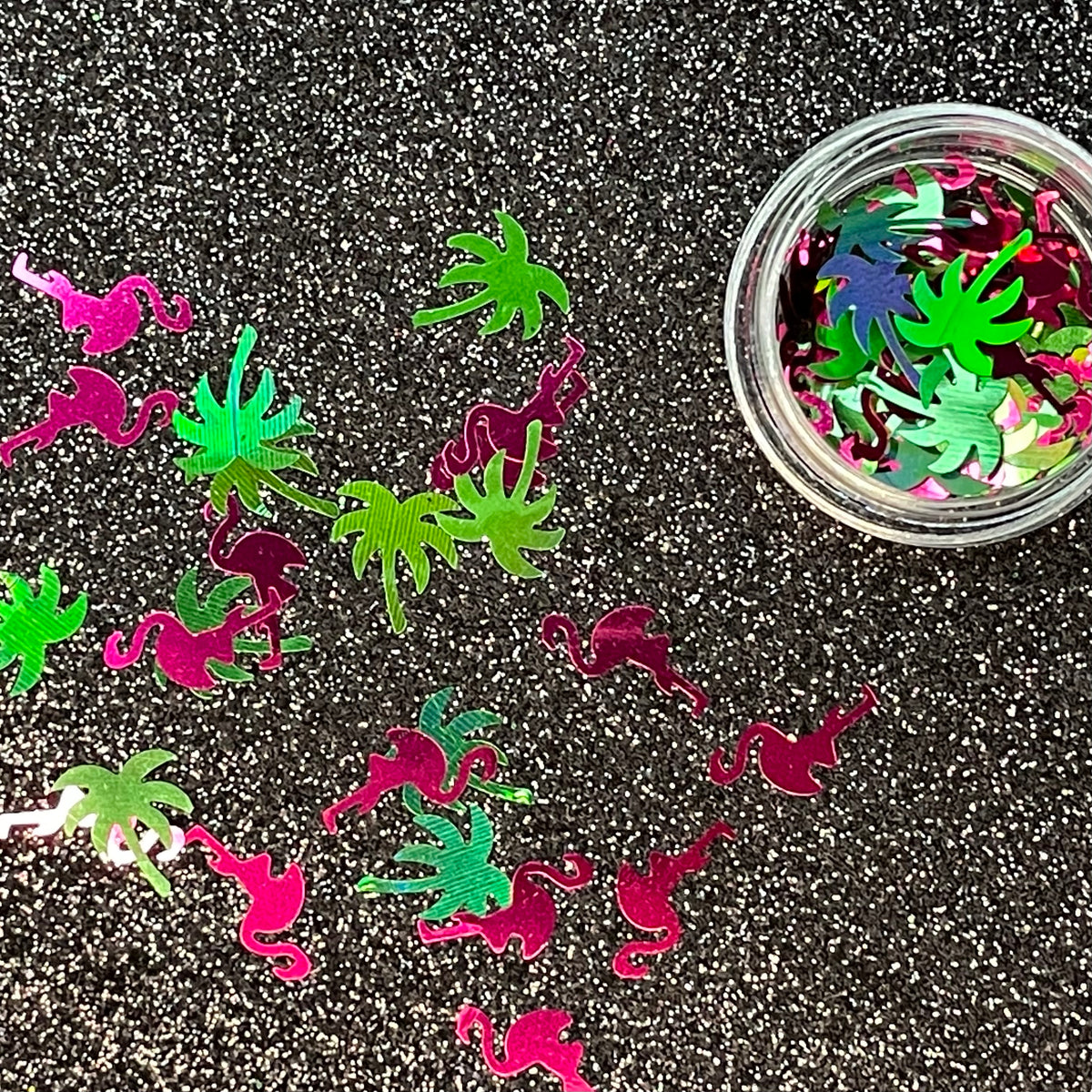 Palmeras y flamingos
